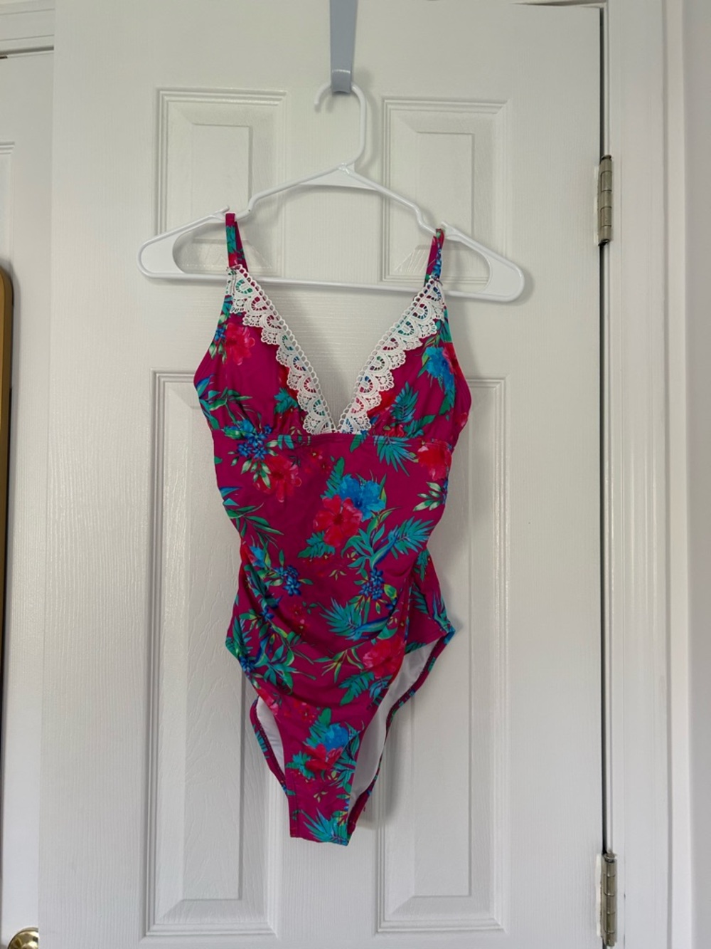 NWT Cupshe Fuchsia Floral One-Piece Swimsuit with Lace Trim